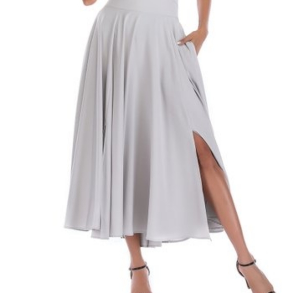 Coeur de Vague Dresses & Skirts - 🎀🎉HOST PICK!🎉🎀Light Grey Bow-Accent Midi Skirt NWT